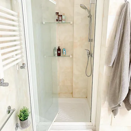 דירה Catona House