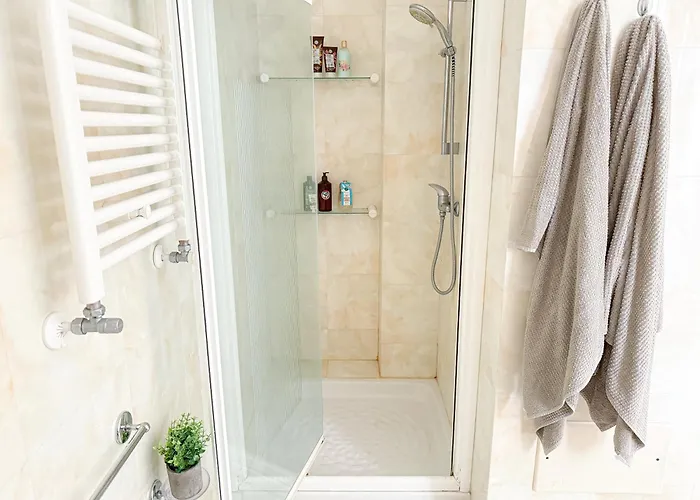 아파트 Catona House